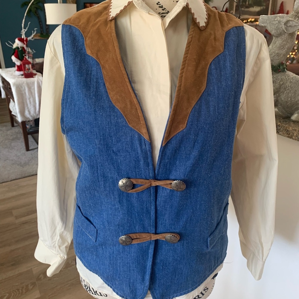 VINTAGE ROPER, blouse and vest coordinating.Made in the USA